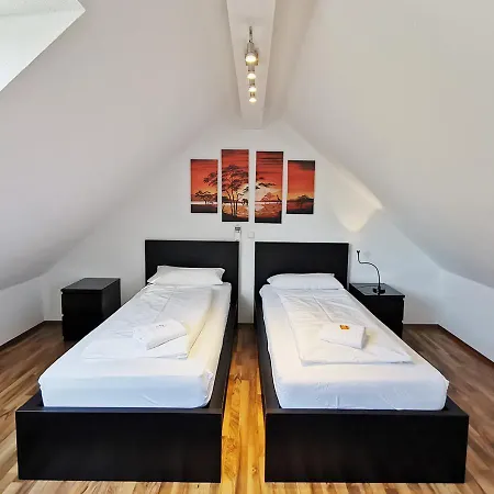 Cf15 75m2 Duplex With Ac And Balcony