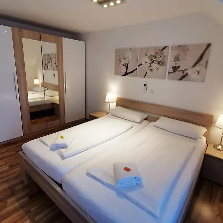 Cf15 75m2 Duplex With Ac And Balcony Apartmán *