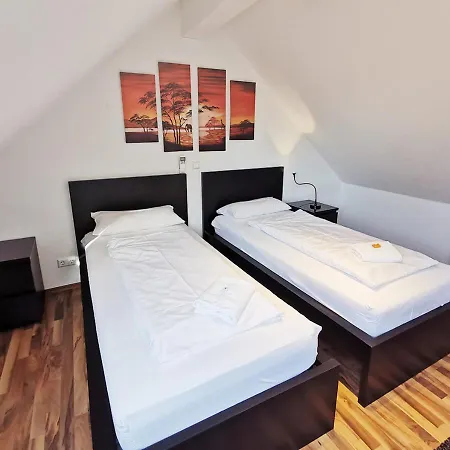 Cf15 75m2 Duplex With Ac And Balcony Apartmán