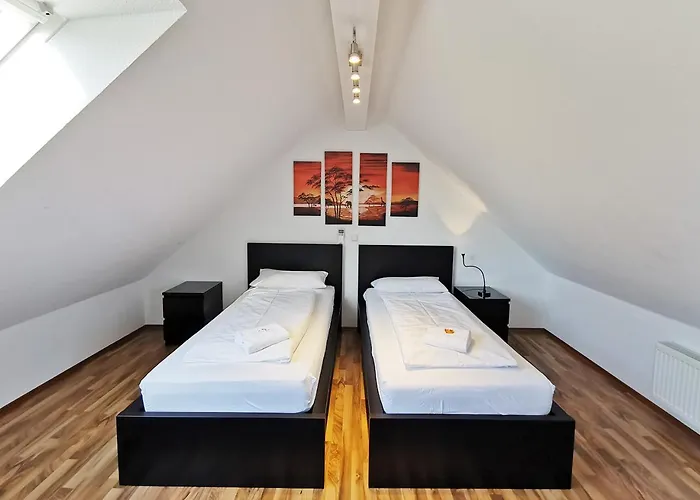 Cf15 75m2 Duplex With Ac And Balcony